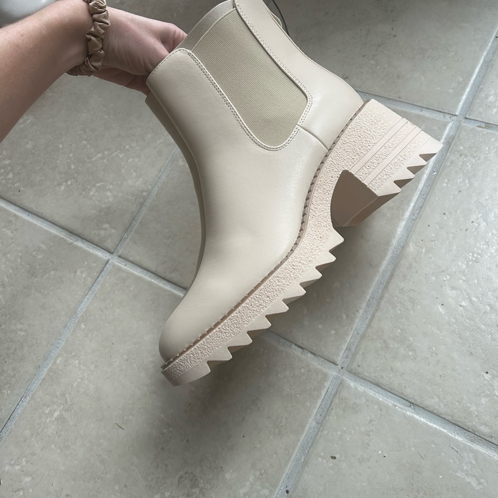 White boots NWT